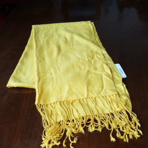 16:09 - Charming Charlie Pashmina Shawl/Wrap - Picture 2 of 4